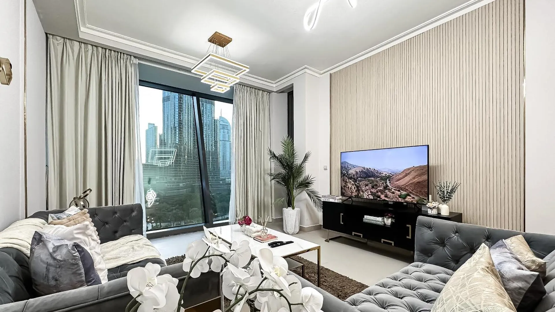Urban Luxury 2Br With Spectacular Burj Khalifa View location