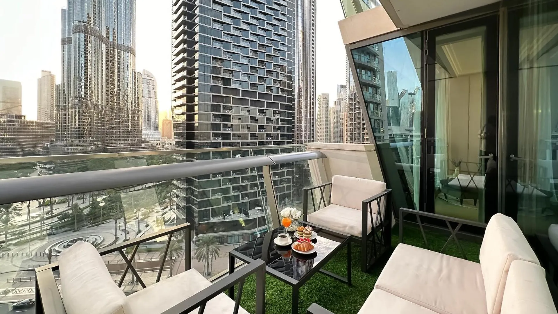 Urban Luxury 2Br With Spectacular Burj Khalifa View Apartment Dubai